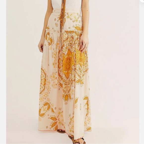 Free People Boho Farrah Drop Waist Cream Yellow Floral Maxi Skirt. Size 8 - Picture 1 of 16